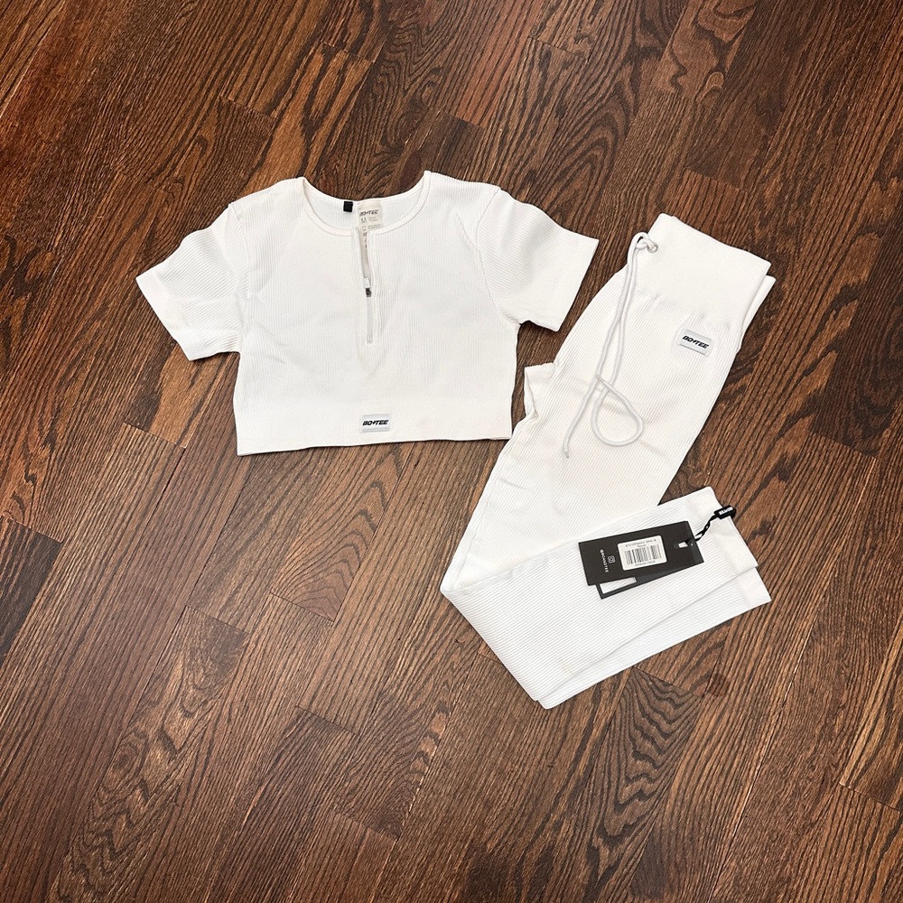 Bo and Tee White Ribbed Athletic set - Picture 6 of 8
